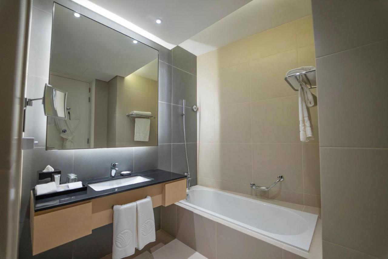 Hotel Dana Rayhaan By Rotana Dammam Exterior foto Bathroom