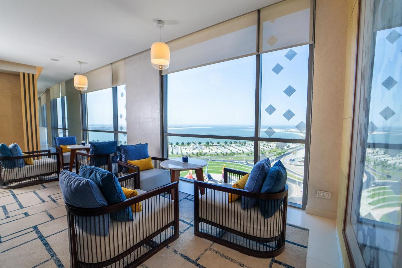 Hotel Dana Rayhaan By Rotana Dammam Exterior foto The View Lounge at the airport