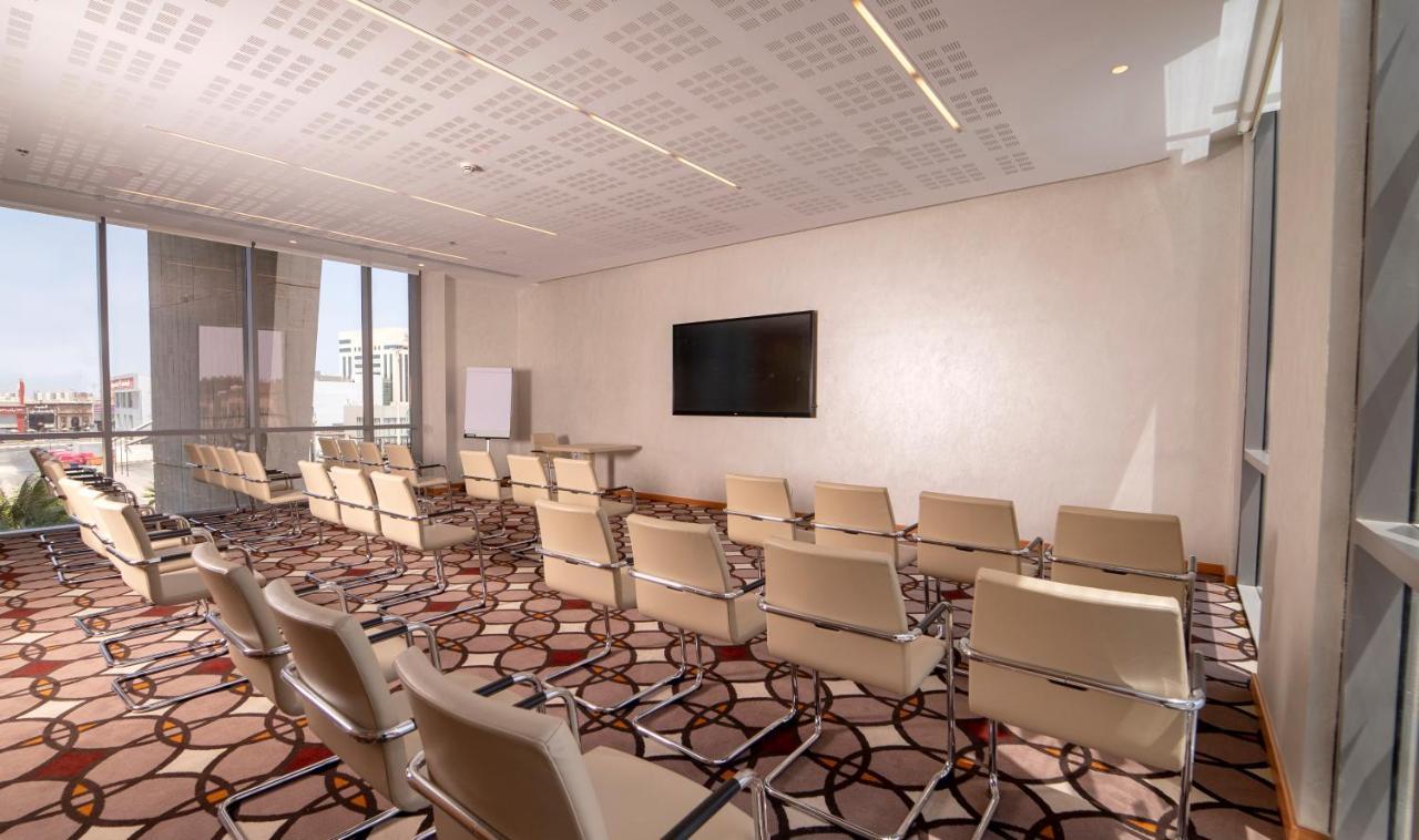 Hotel Dana Rayhaan By Rotana Dammam Exterior foto Meeting room