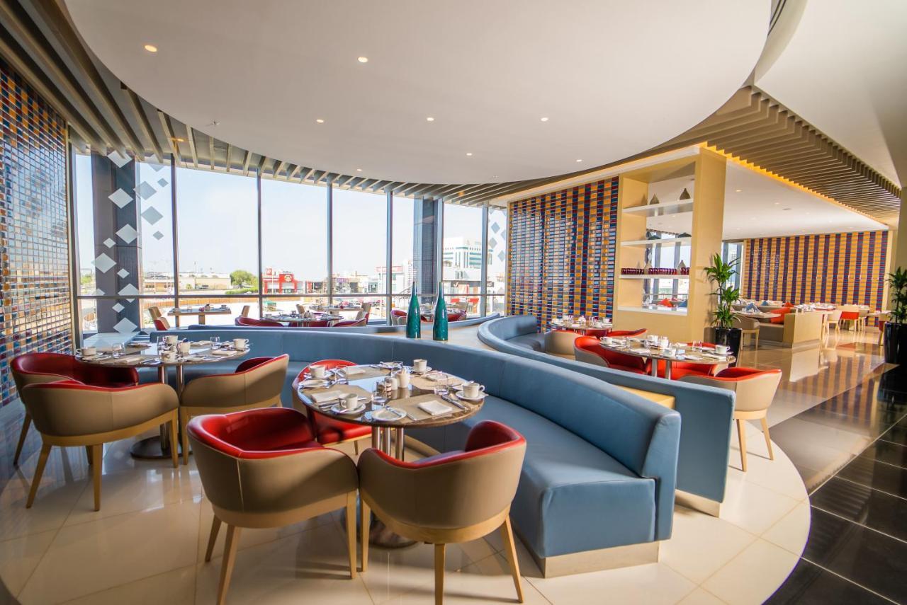 Hotel Dana Rayhaan By Rotana Dammam Exterior foto The restaurant