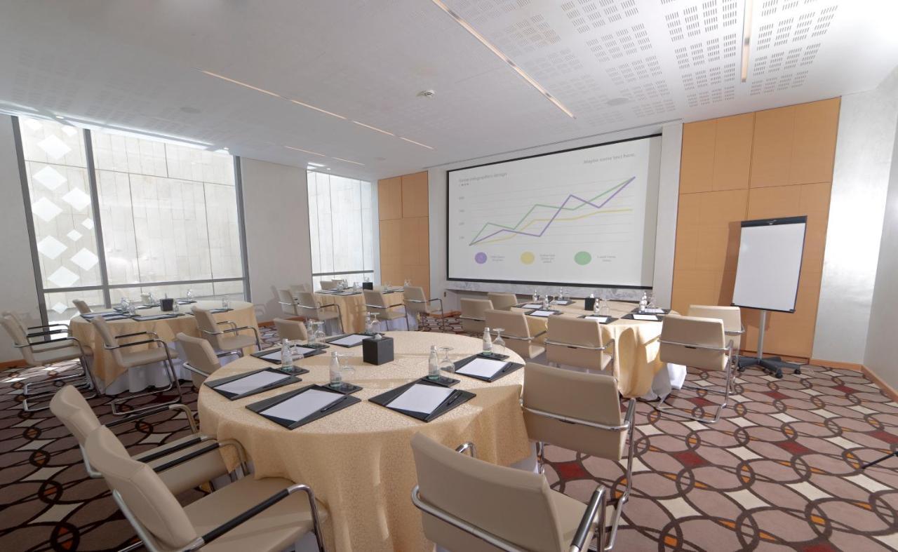 Hotel Dana Rayhaan By Rotana Dammam Exterior foto Meeting room