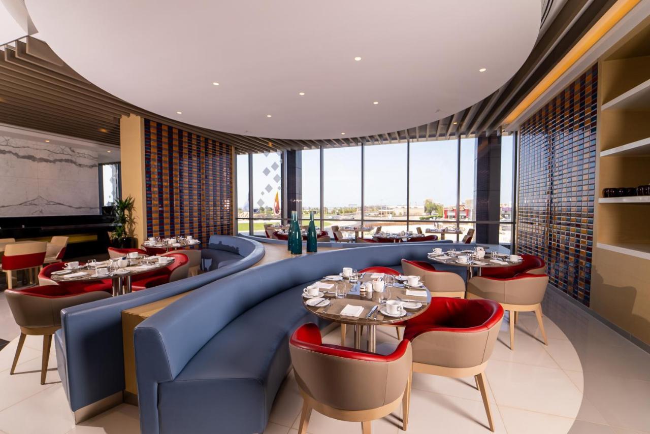 Hotel Dana Rayhaan By Rotana Dammam Exterior foto The lounge at the airport