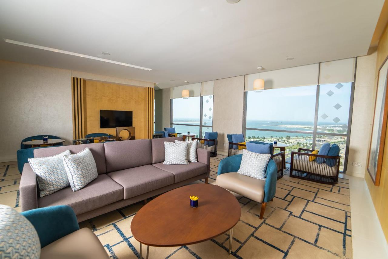 Hotel Dana Rayhaan By Rotana Dammam Exterior foto A suite at the Atlantis Paradise Island