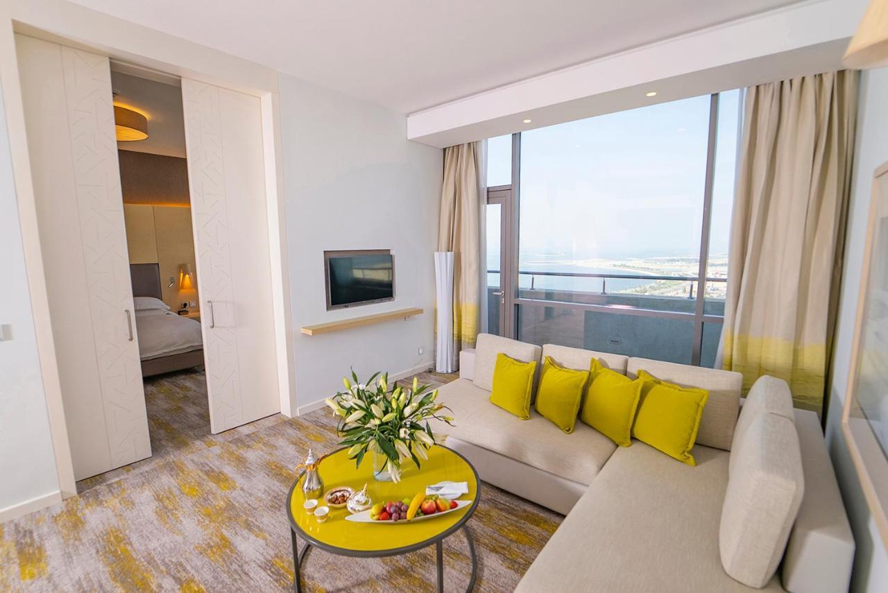 Hotel Dana Rayhaan By Rotana Dammam Exterior foto A suite at the hotel